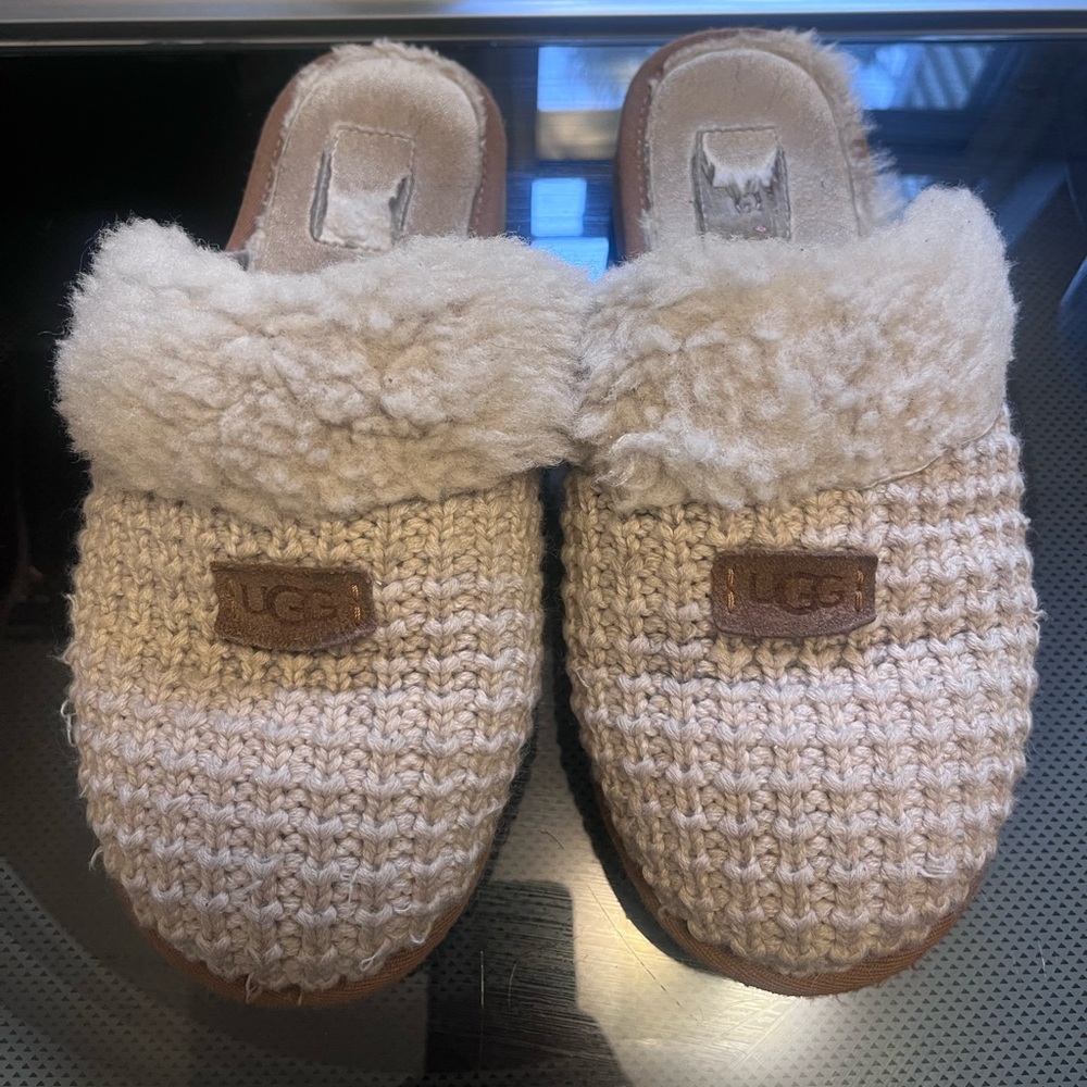 UGG slippers size 9